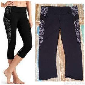 ATHLETA Snakeskin Revolve Stride Capri Cropped Leggings